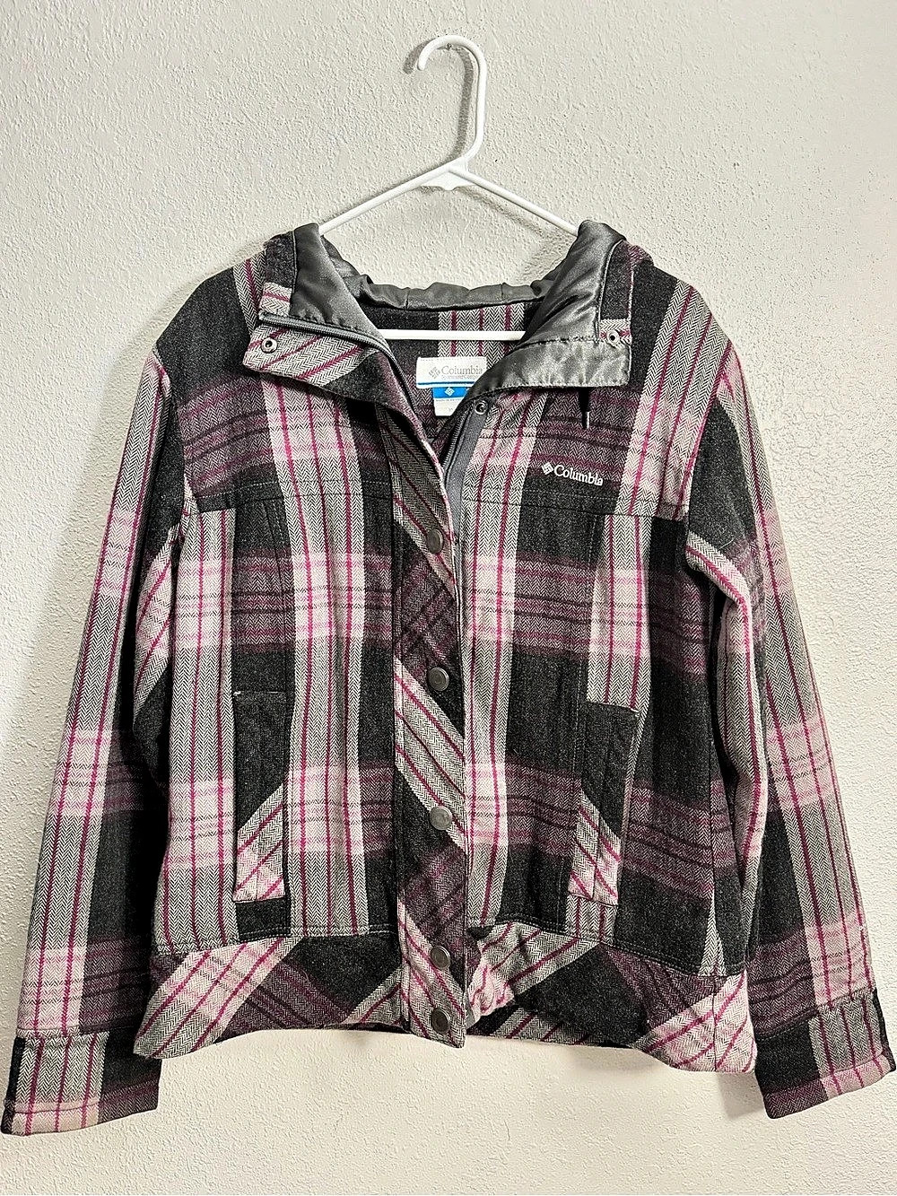 Columbia Plaid Ski Jacket in Black & Pink XL Like New